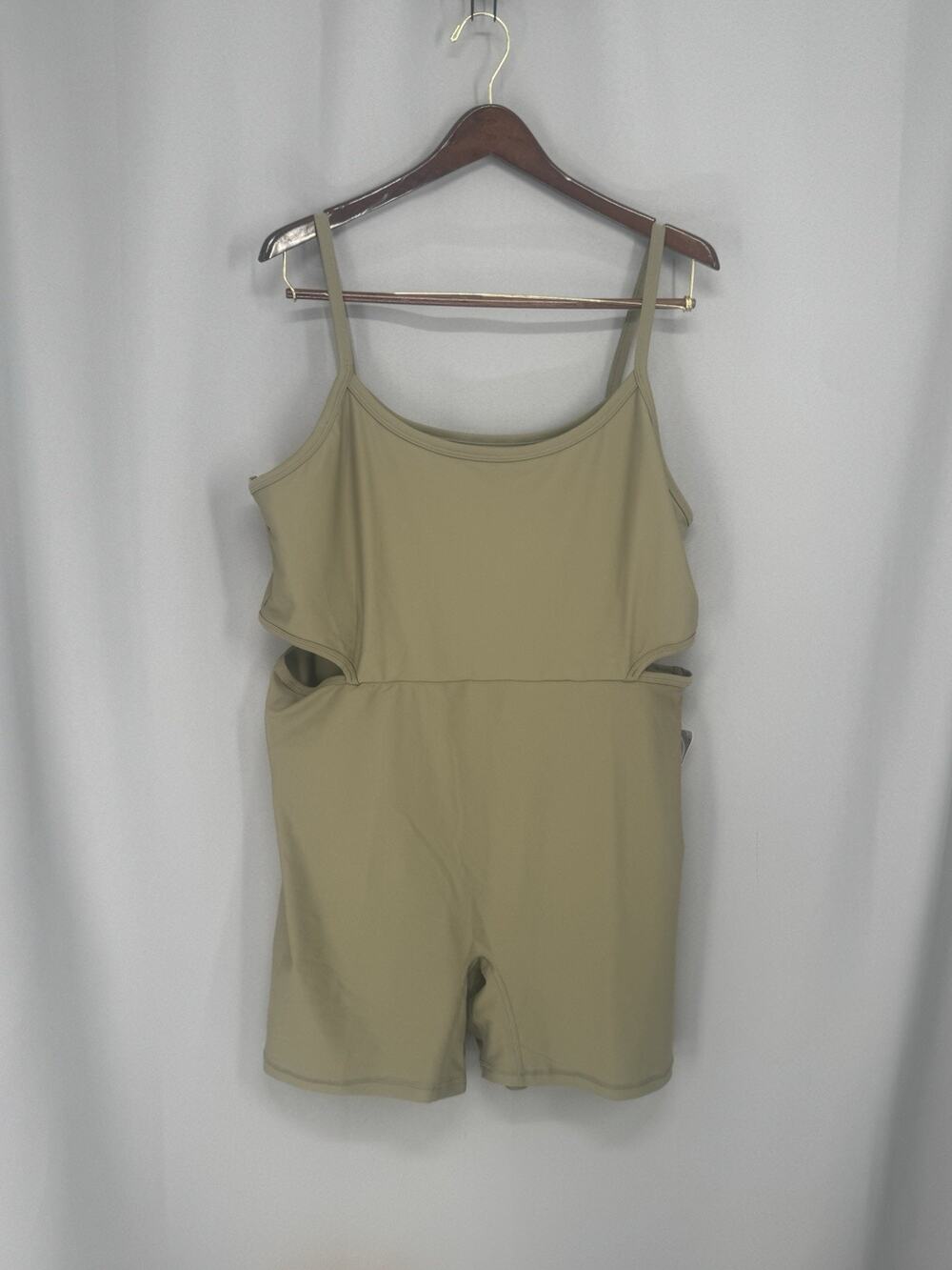 Old Navy Active Bodysuit XXL PowerSoft Cutout Waist Green Built In Bra Athletic